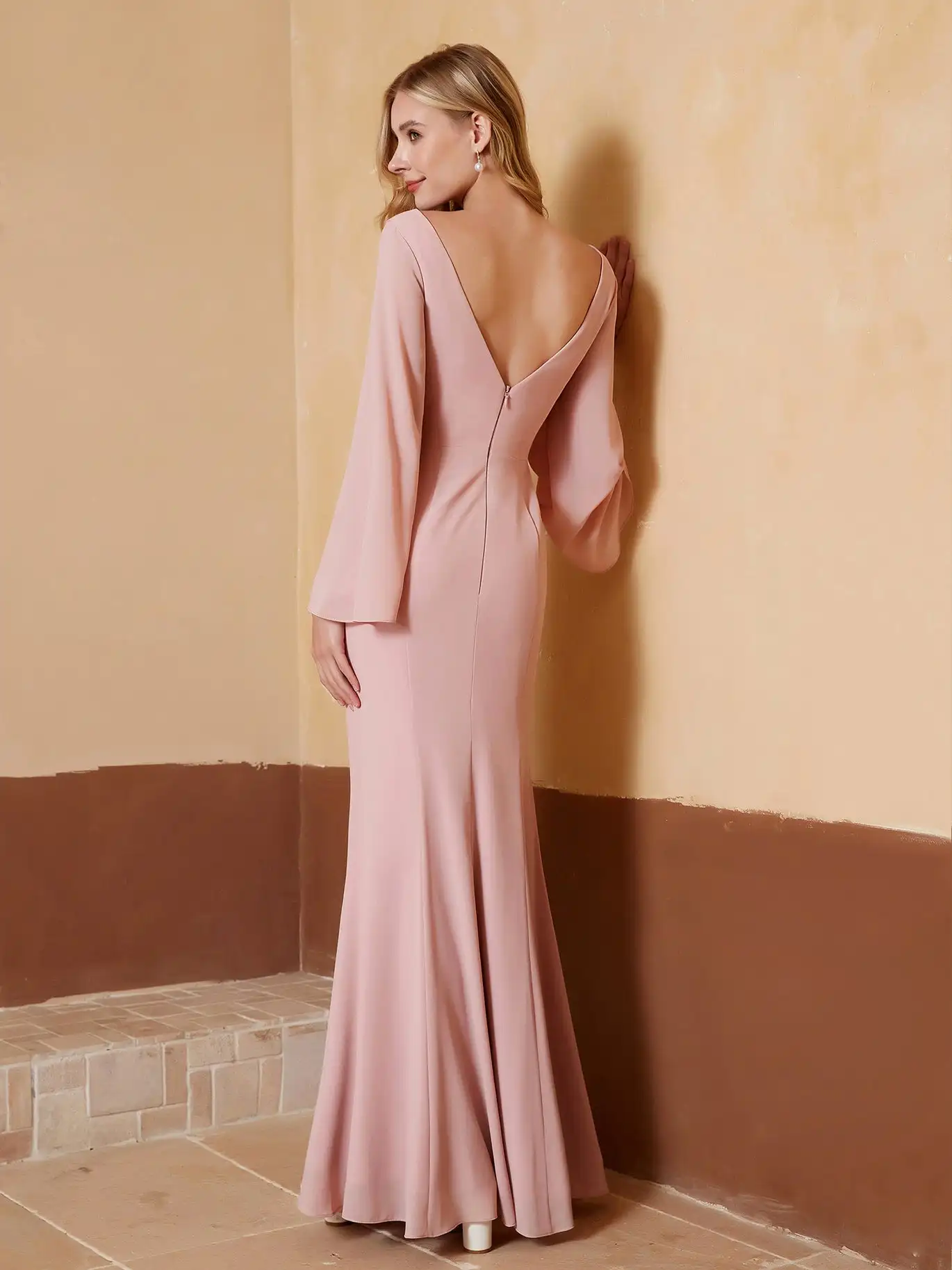 V-Neck Sheath Column Chiffon Bridesmaid Dress With Slit Backless A-Line Wedding Cocktail Dresses Pleated Backless Evening Gowns