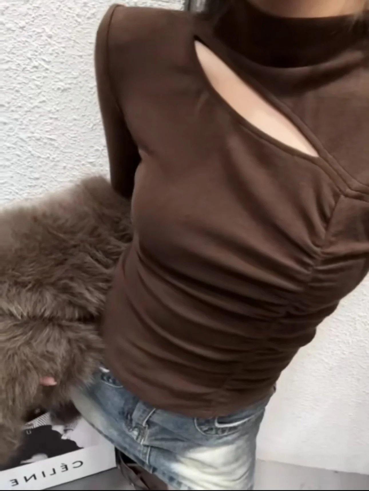 Koreanisches Sle Long Sve Fce gefüttertes T-Shirt für Damen, plissiert, gepolstert, oulder ort Länge, aushöhlen, bequemes Baumwoll-Top