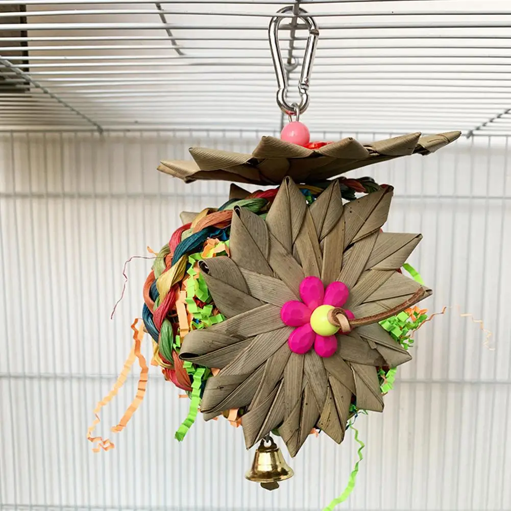Parrot แขวนเคี้ยวของเล่นปาล์มธรรมชาติหวาย Shred Foraging ของเล่นสำหรับขนาดกลางนกแก้วนก (สุ่มสี)