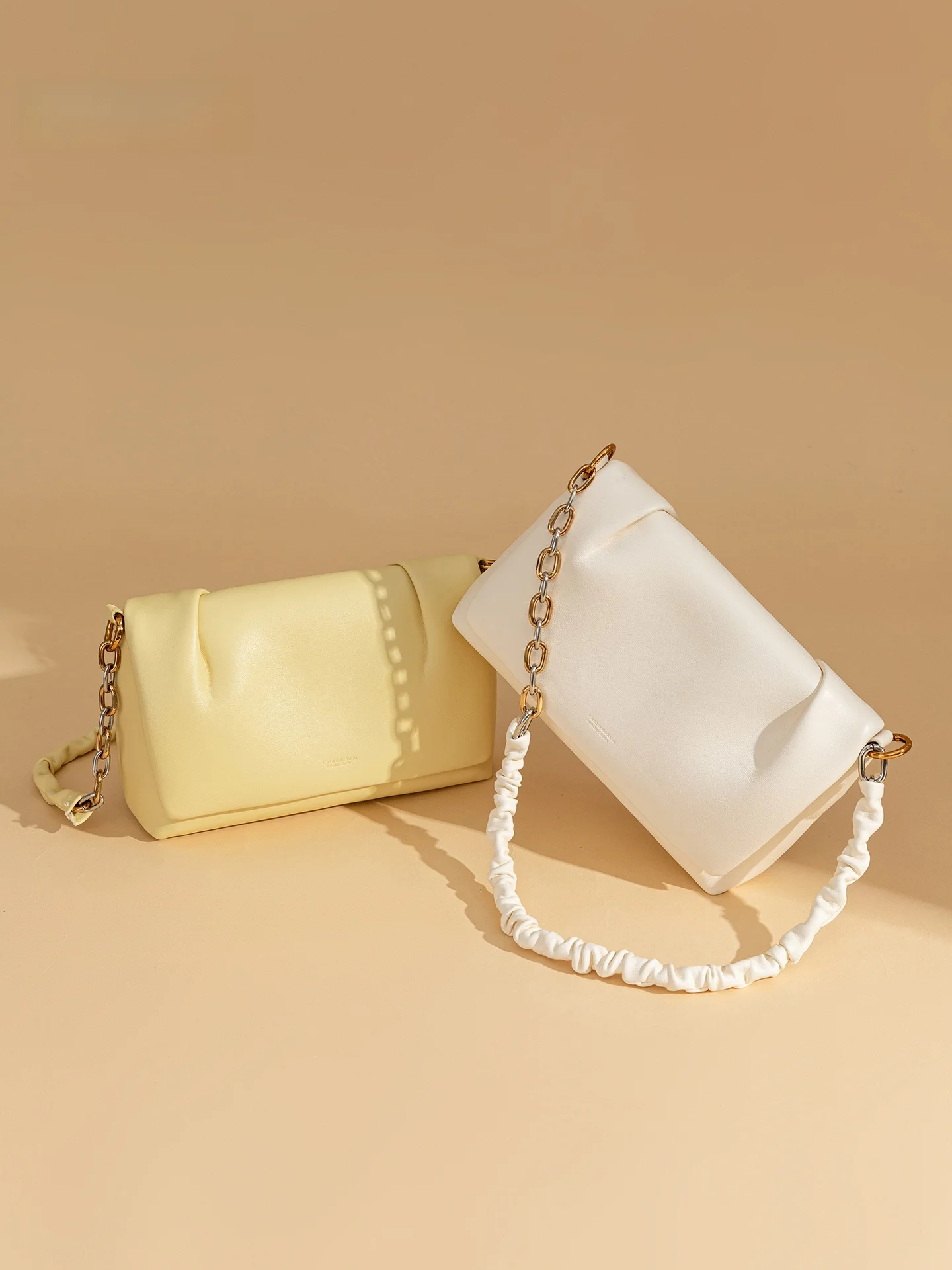bolso-bandolera-para-mujer-con-forma-de-nube-de-cuero-suave-para-el-dia-a-dia-con-detalle-de-cadena-versatil-casual