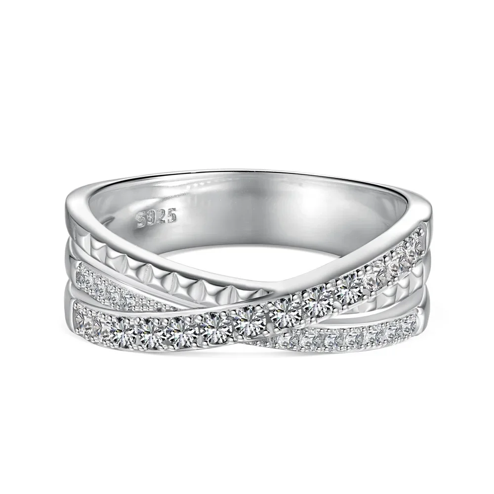 New S925 sterling silver women's ring with M ö bius design, diamond arranged zircon inlay, fashionable women's bracelet