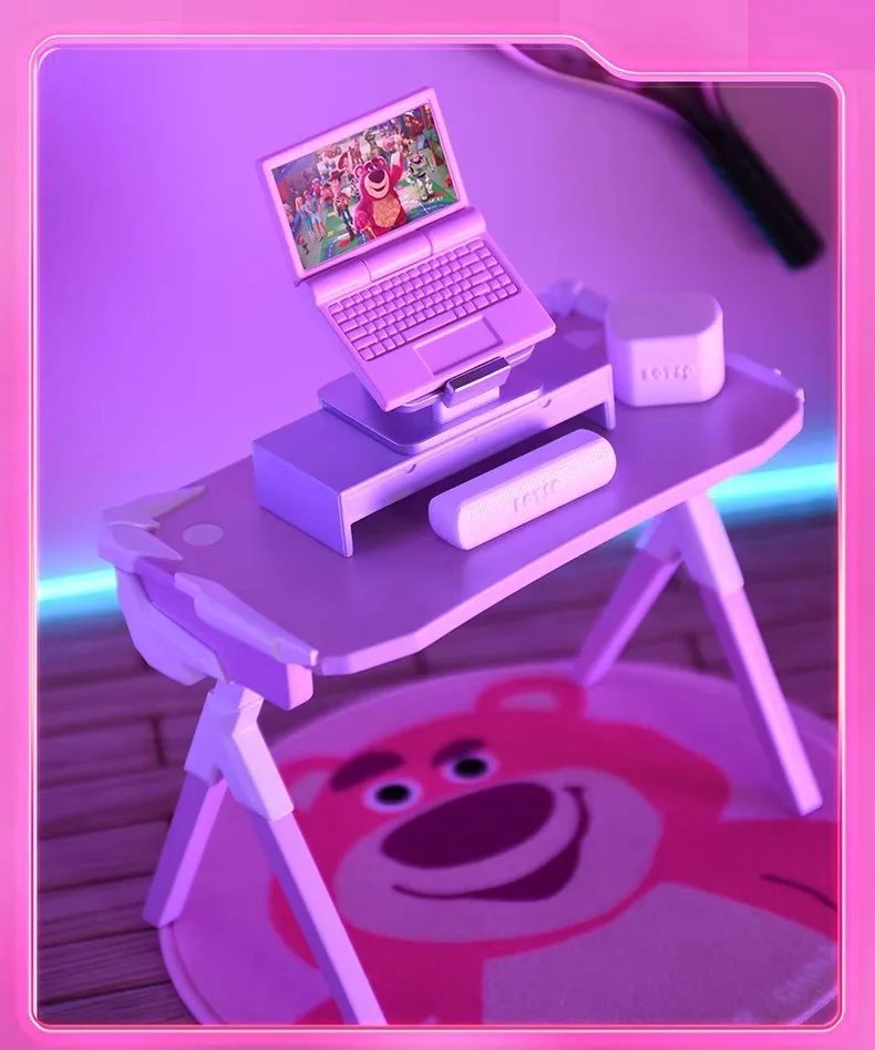 Caja ciega Disney Strawberry Bear e-sports Cottage, muñeca divertida, escena en miniatura, regalos periféricos de mano, juguetes para niños