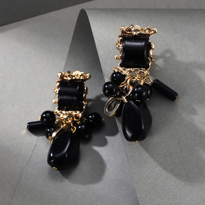 Square Resin Clip Earrings for Women Hyperbole Black Palace Style Pendientes Mujer Geometric Fashion Elegant Jewelry Luxury Gift