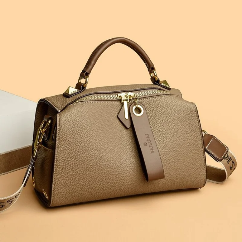 

Высококачественная женская сумка через плечо с тонкой мастерством и классическими деталями Парижа, подходящая для легкого офисного использования. ​