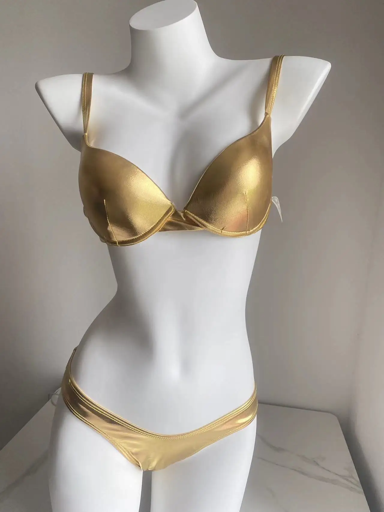 Traje de baño metálico con sujetador acolchado para mujer, conjunto de Bikini con tanga Sexy, bañador plateado y dorado, ropa de playa, verano,