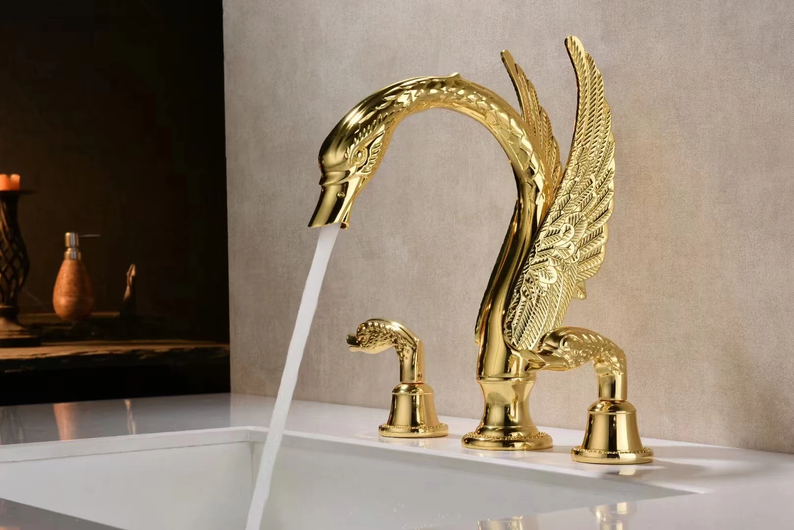 24K Gold Bathroom sink faucet Luxury Basin mixer Tap Top Quality Artistic Three Holes Two Handles Lavabo Faucet Swan shaped