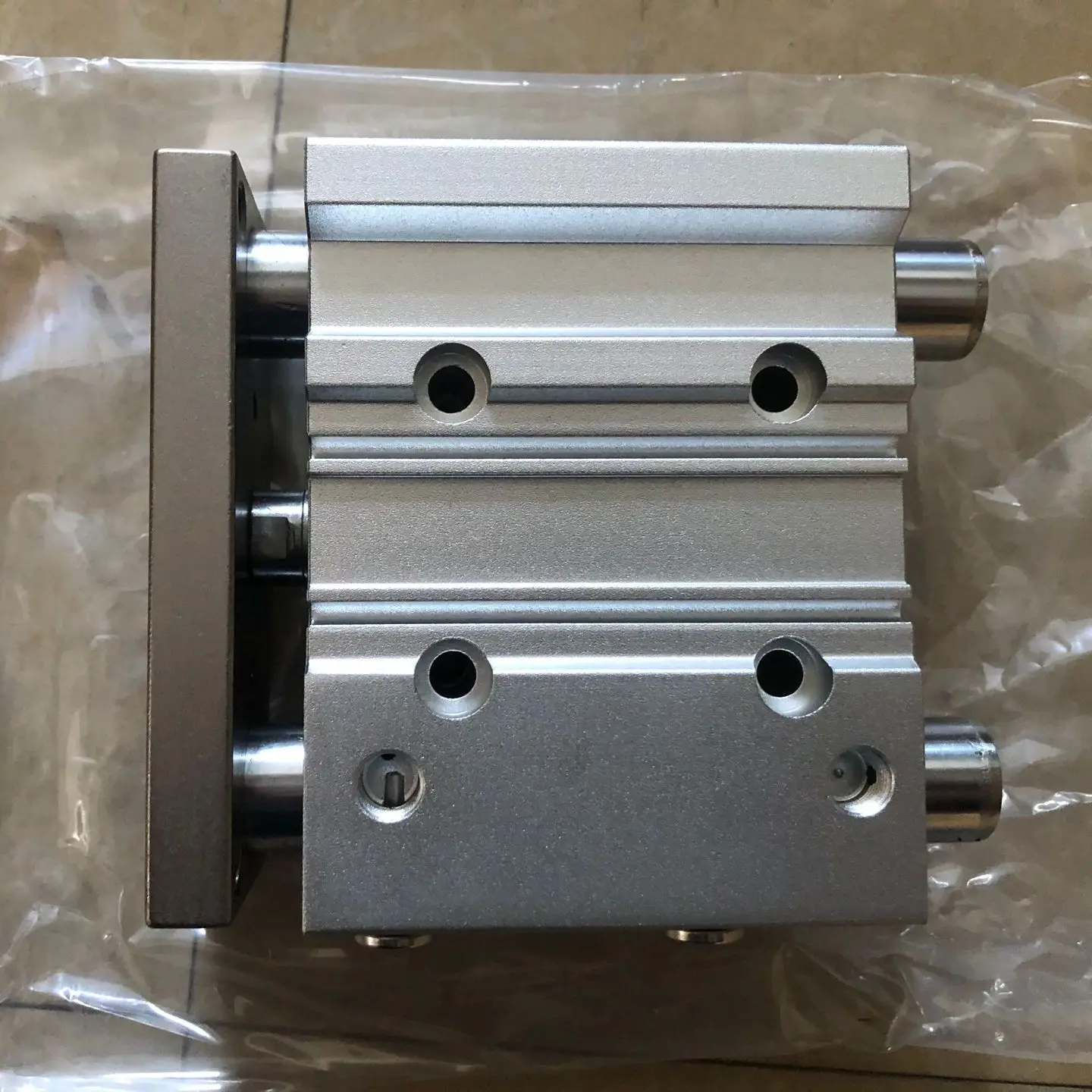 

MGPM MGPM32 Three-rod three-axis cylinder with guide rod MGPM32-20 MGPM32-25 MGPM32-50 MGPM32-75 MGPM32-100 MGPM32-125