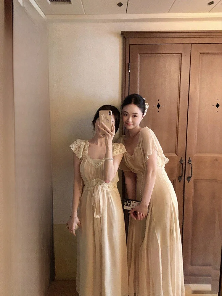 

Antique Lace Patchwork Dress Summer High Waist French Waist Design Commute Simple Style Polyester Fiber Short Sleeve V-Neck
