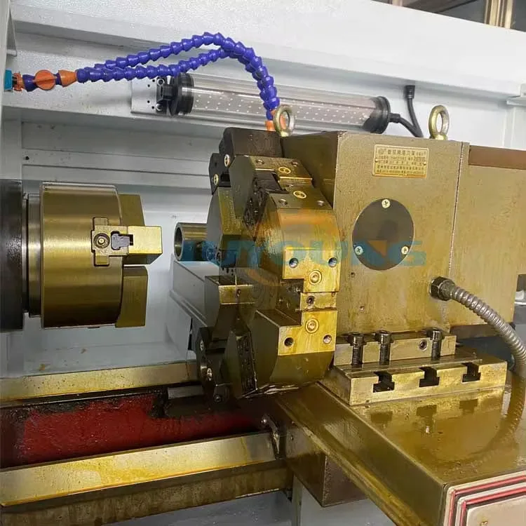 China Venta caliente Ck6130 Ck6132 Ck6432 Torno de metal precio pequeño torno Cnc con alimentador de barra