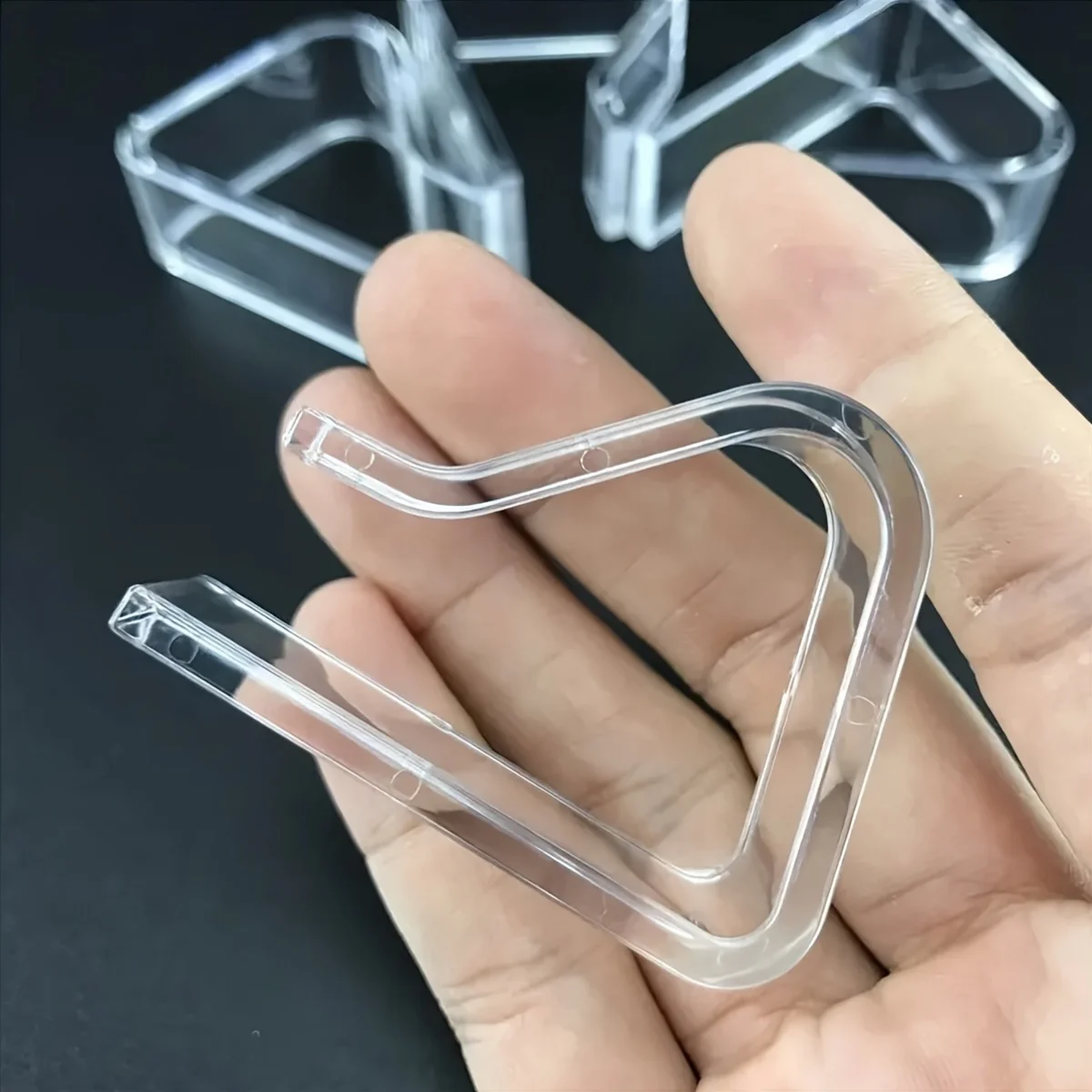 8pcs/16pcs, Tablecloth Fixture, Clear Plastic Tablecloth Clips - Transparent Table Cloth Hold Down Clips For Indoor And Outdoor