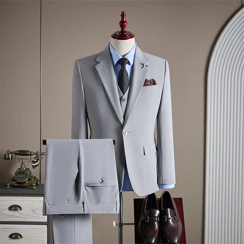 High-quality, Fashionable and Stylish Plus-size Men's Solid-color Suit Set, Men's Three-piece Set, One-button Casual Suit