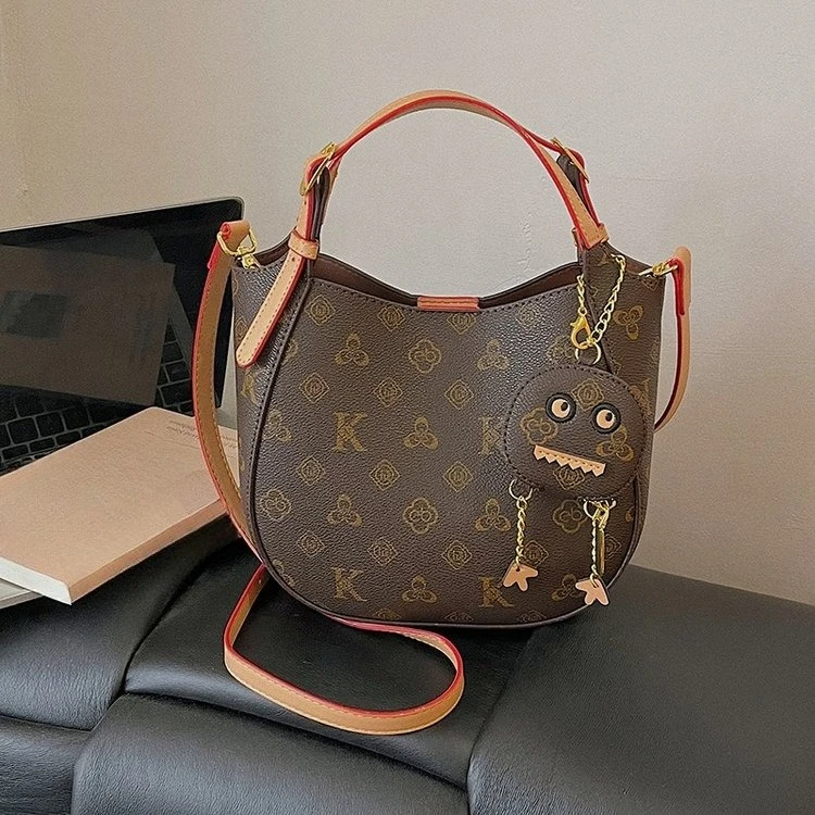 

Новая винтажная сумка с цветочным принтом 2026 года, роскошная регулируемая сумка через плечо, вдохновленная дизайнерскими тенденциями, для работы, поездок и повседневного использования