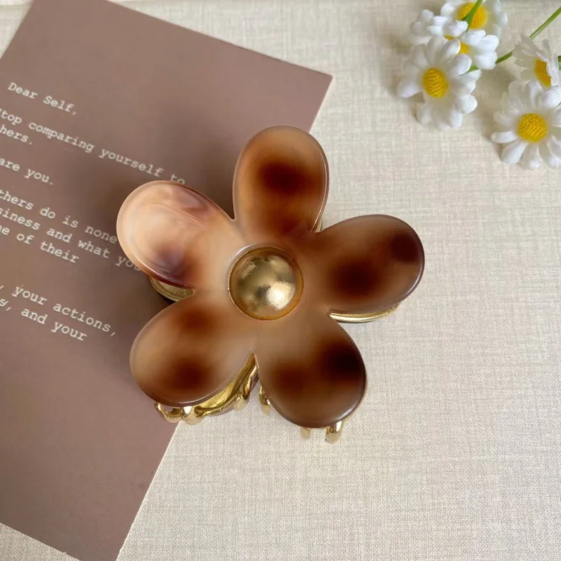 1pc Koreaans licht luxe temperament, legering high-end gevoel, achterkant van het hoofd gediefd haar haai clip haaraccessoire