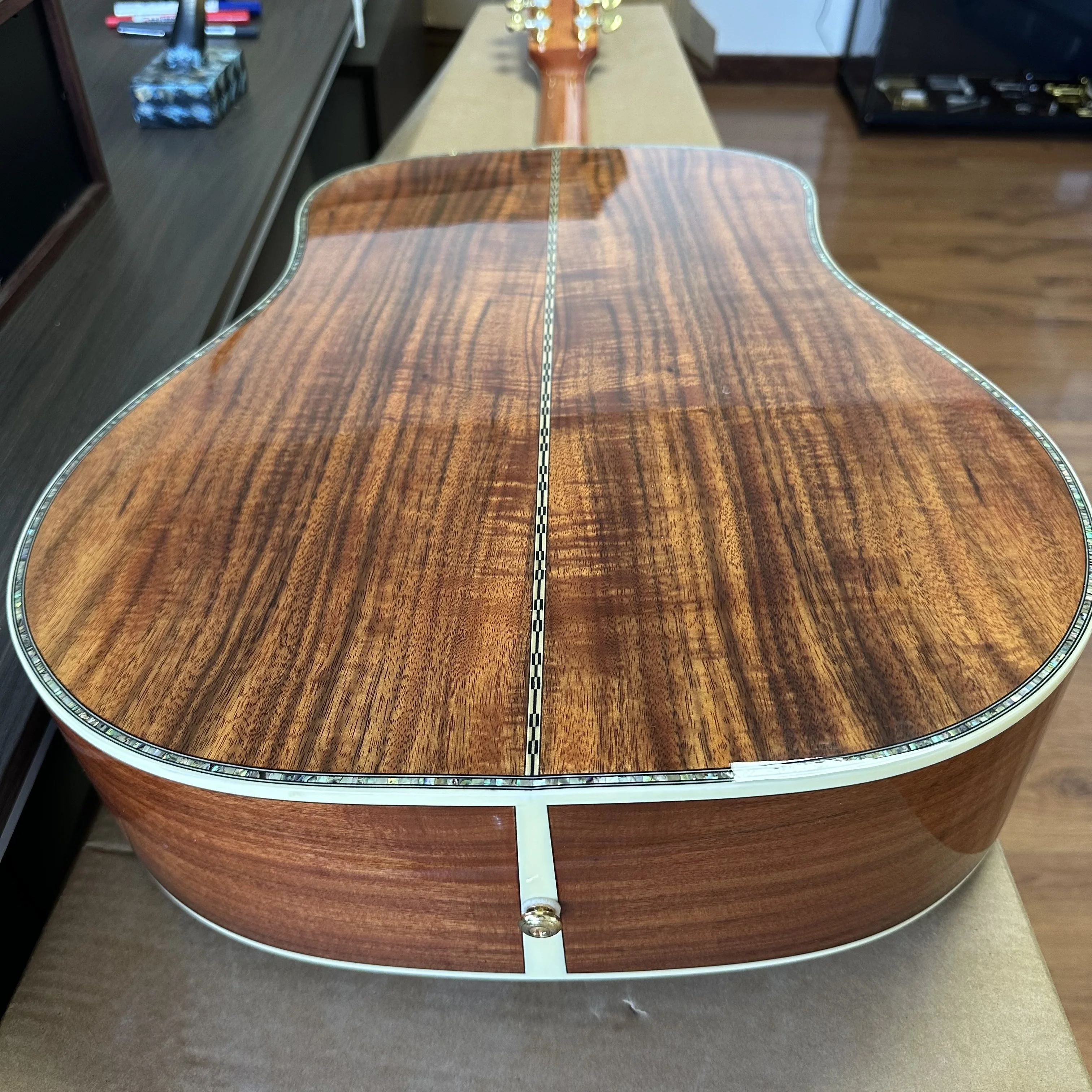US Warehouse Dreadnought Acoustic Guitar Solid Spruce Top Abalone Inlay Flower & Bird Pickguard Rosewood Fingerboard