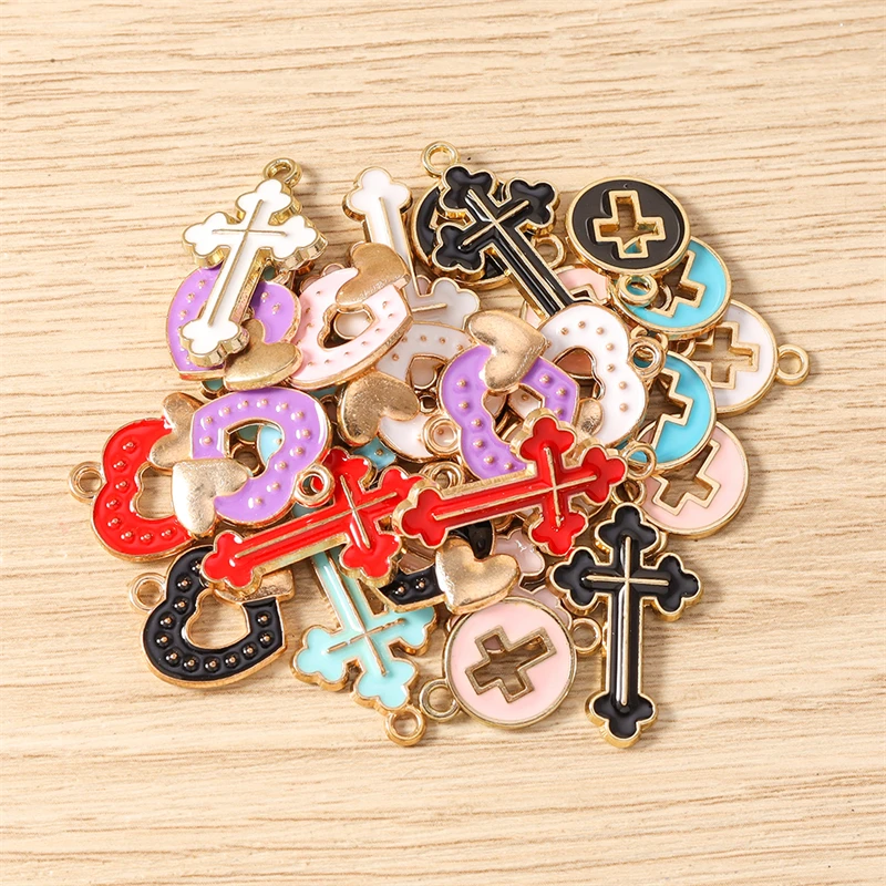 10 Stück bunte Emaille-Kreuzanhänger in verschiedenen Ausführungen für die Herstellung von Ohrringen, Halsketten, Armbändern, DIY-Bastelarbeiten und Schmuckzubehör. – Detail 3