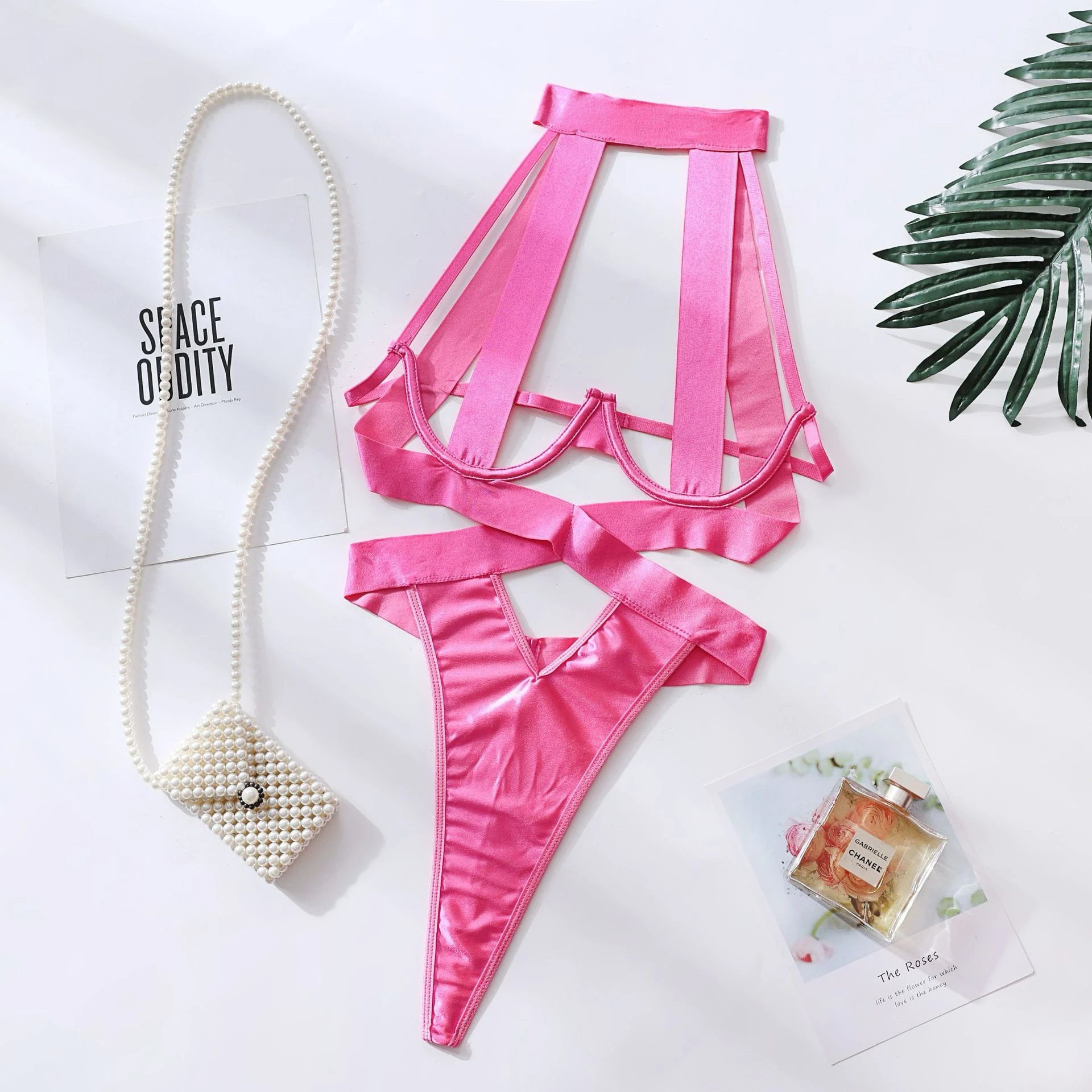 

Сексуальные интерес, нижнее белье с бретелями на шею, ожерелья, соблазнительный стиль, нижнее белье в европейском стиле L503