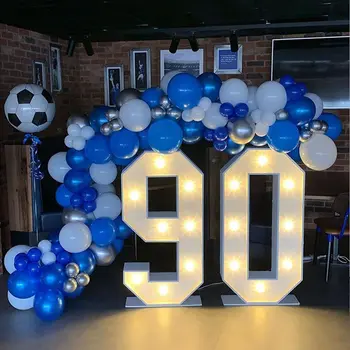 海軍藍、金色、白色氣球套裝,包含各種尺寸的乳膠氣球,適合週年紀念、生日、婚禮、嬰兒派對等場合。 8 最佳銷售 嬰兒氣球 - №2