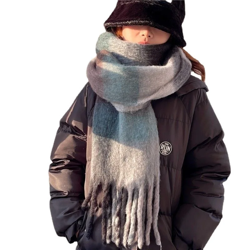 2025New 겨울 두꺼운 따뜻한 스카프 여성 캐시미어 목도리 및 랩 Pashmina Neckerchief Bufanda 여성 레인보우 털이 Tessel Echarpe