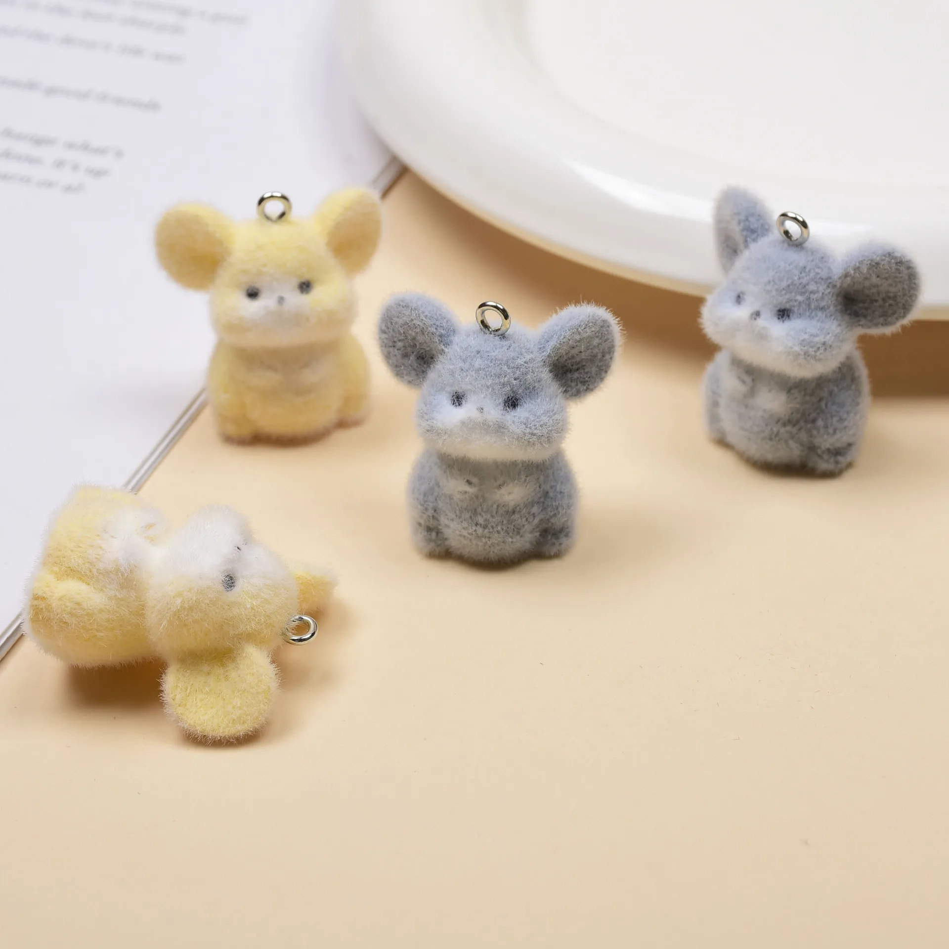 

20pcs Flocking Resin Mouse charms Cartoon animal Doll Pendant For animal necklace Keychains diy Handmade jewelry fittings