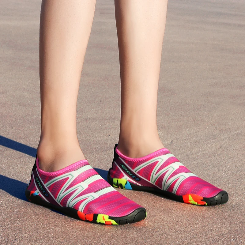 アクアシューズ速乾性ビーチウォーターシューズユニセックス水泳アクアスリッパ裸足サーフィンアップストリームスニーカーライトシーサイド夏