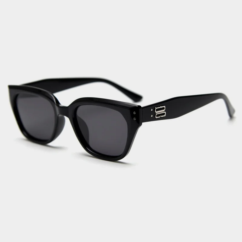 

V035 Retro Fashionable Cat Eye Polarized Sunglasses Instagram Street Photo Sunglasses Wearing Glasses Beach Sunglasses