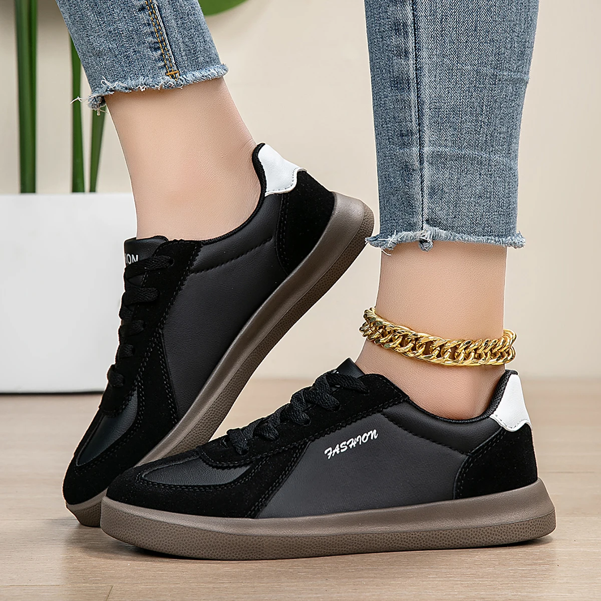 Women Casual Sneakers Leather Platform Sneakers for Women Classics Comfort Skateboarding Shoes Non-Slip