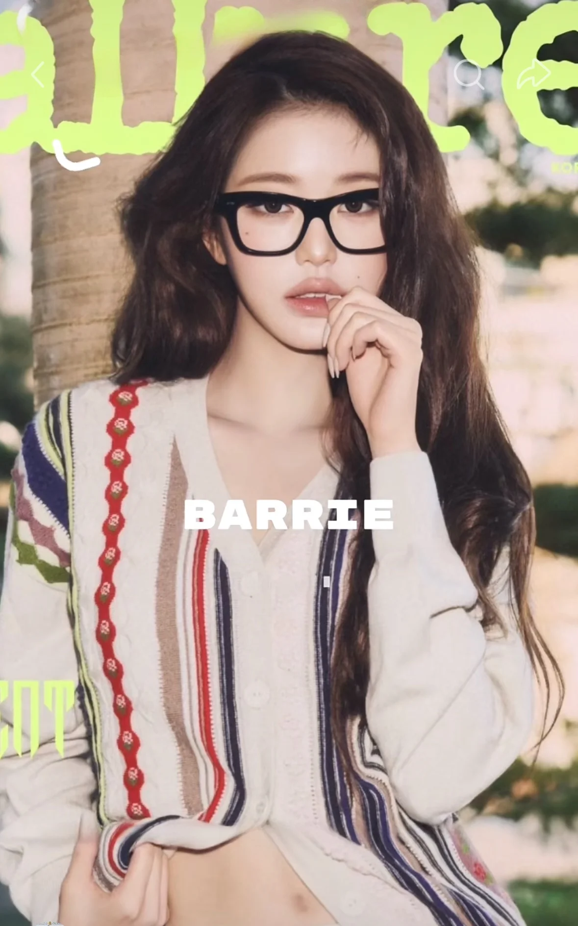 

Zhang Ying Short Knitted Sweater Hollow out Hook Flower Design Rainbow Stripes Similar Style Substitute Flat Knitted Top