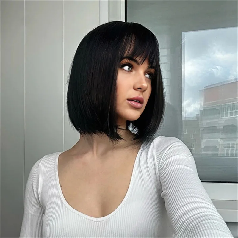 Women\'s Short Black Straight Bob Wig with Bangs,  Short Hair Wig, Cute Synthetic Wig for Cosplay, Everyday, Halloween 12 inche