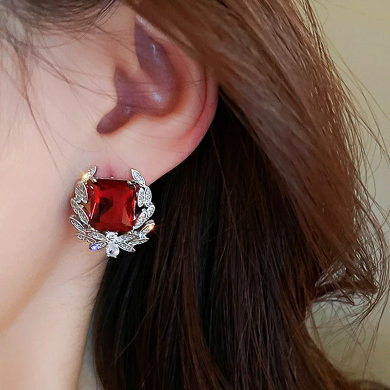 Huitan Bright Red Crystal Stud Earrings for Women Chic Elegant Female Engagement Ceremony Accessories Fashion Shinning Jewelry