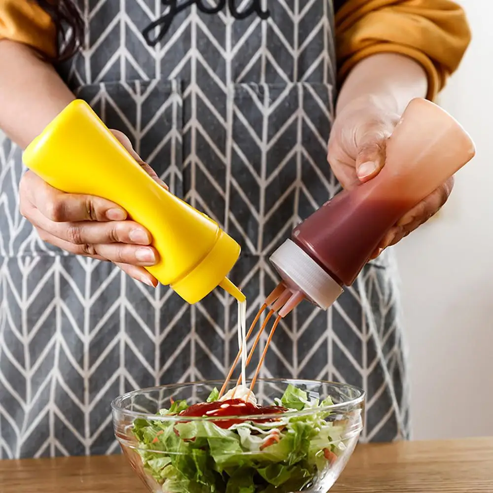 New Plastic Squeezing Sauce bottle Graduated 3 Nozzles Squeeze Bottles Kitchen Accessories Condiment Jam Container