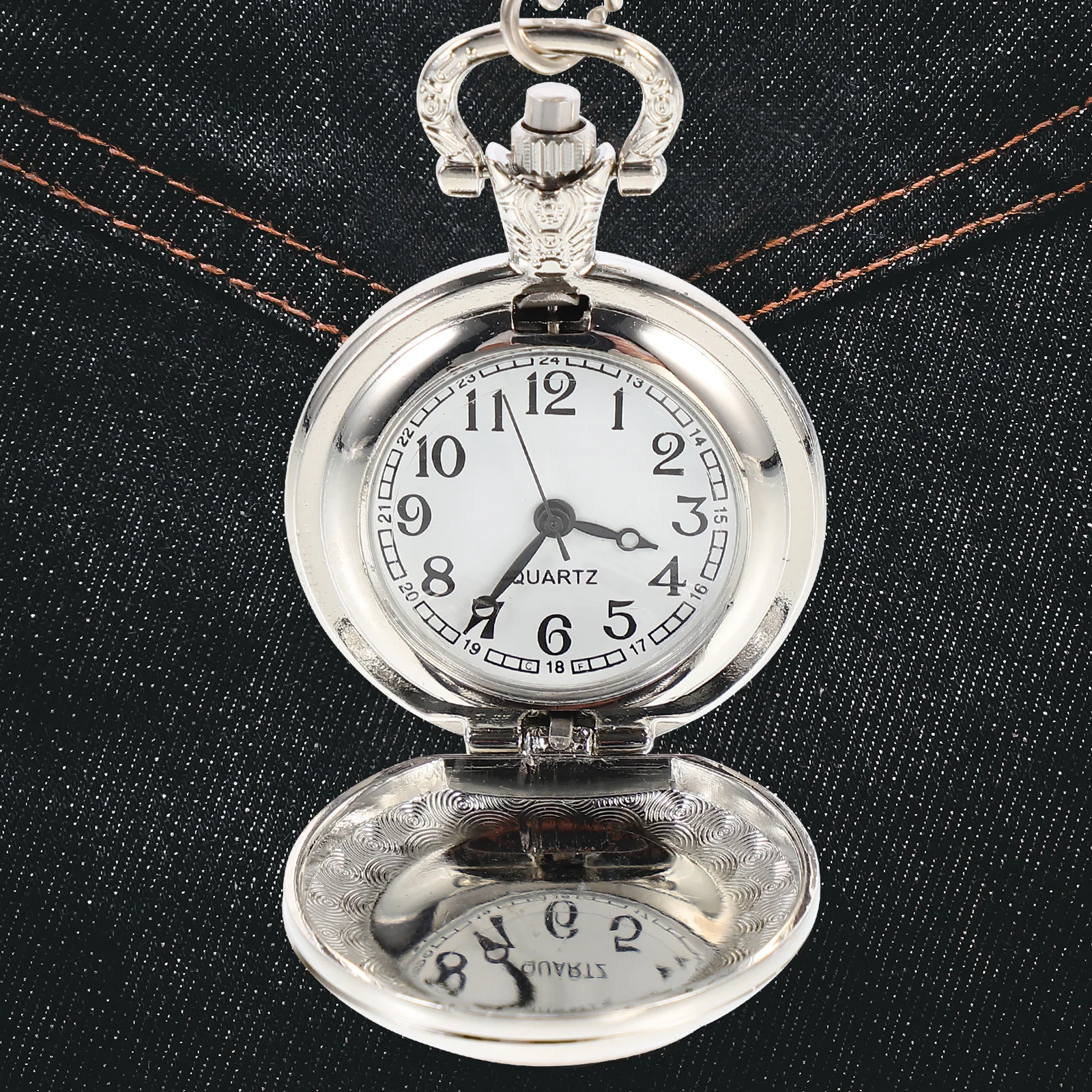 

1 pc Vintage Pocket Christmas Theme Retro Alloy Durable Decorative Hanging Watch For Family Friends Gift Xmas Pattern