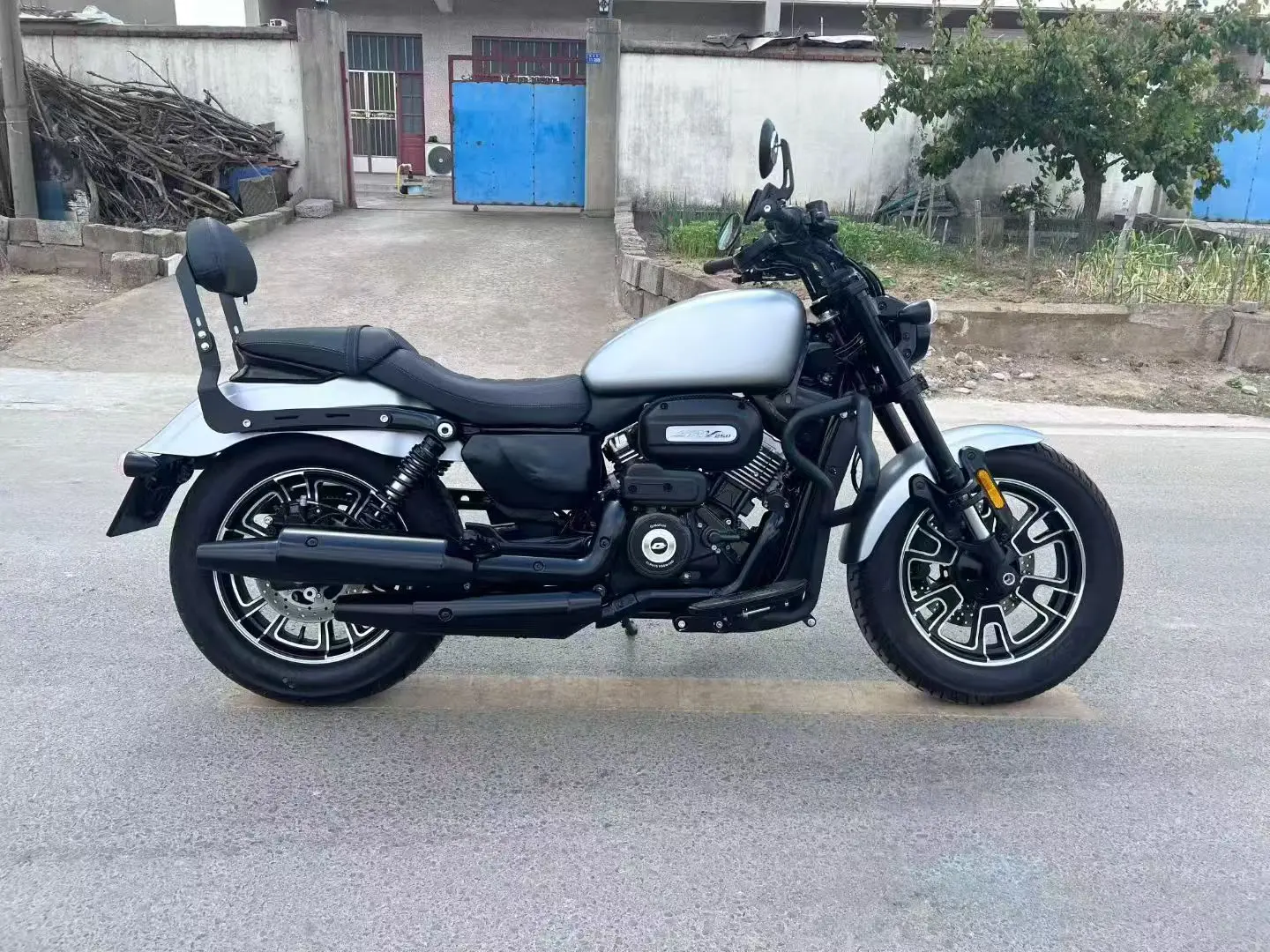 ZUIMI Chaozi QJ SRV 250cc Curiser Vintage Motorcycle From Mainland China