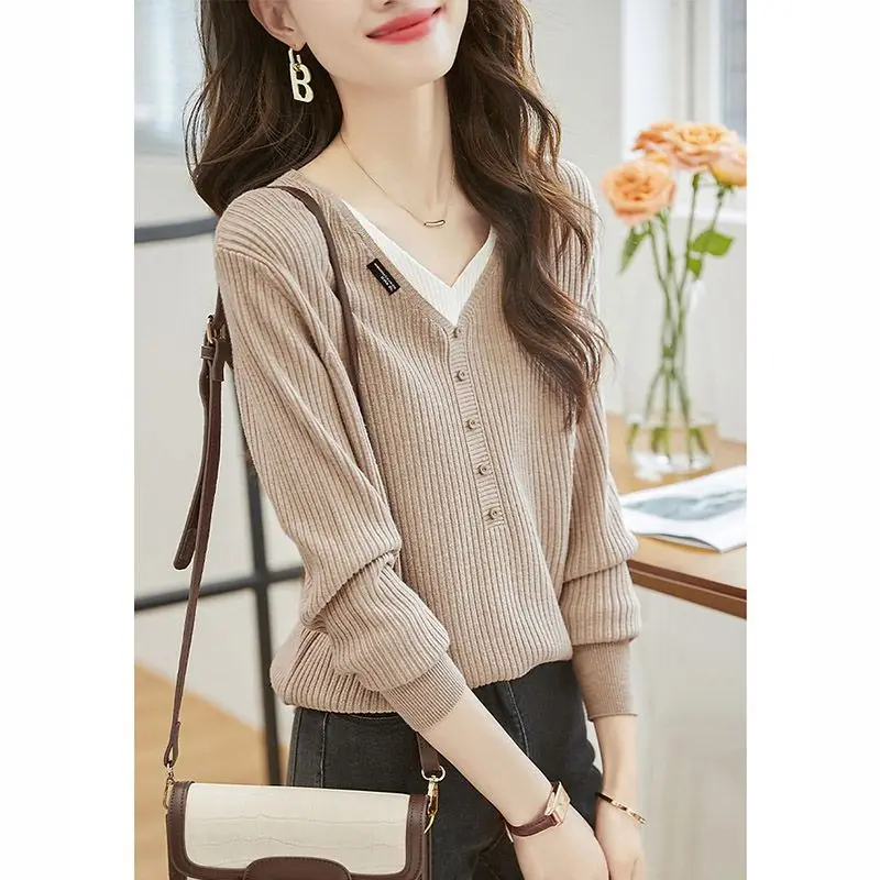 Autumn and Winter Women\'s Solid Color Pullover V-Neck Fake Two Piece Button Slim Fit Long Sleeve Sweater Fashion Elegant Tops