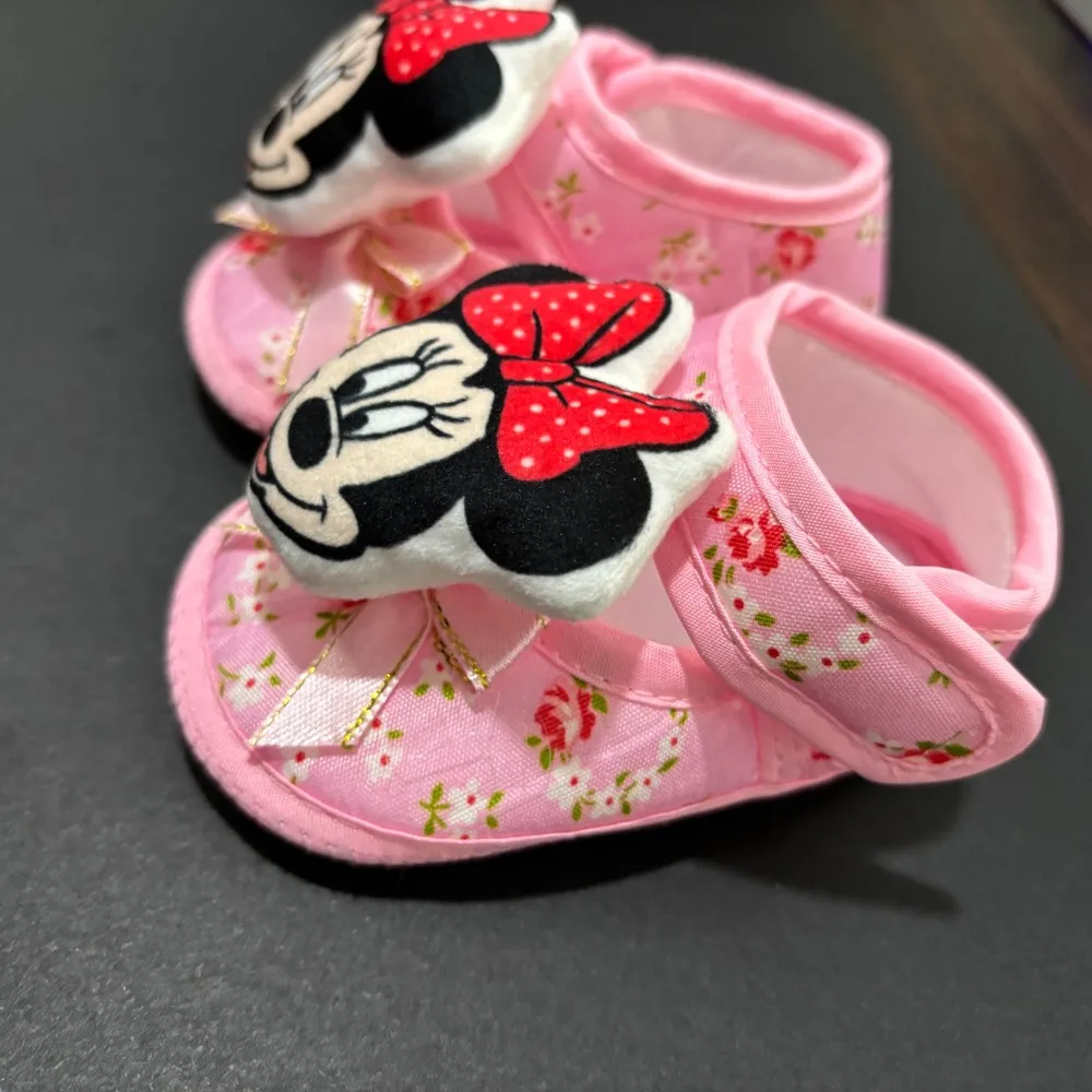 Safe Newborn Pacifier with Pacifier Holder Clip & Kawaii Bowknot Newborn shoes Food Grade Silicone Soother Anti-lost Design
