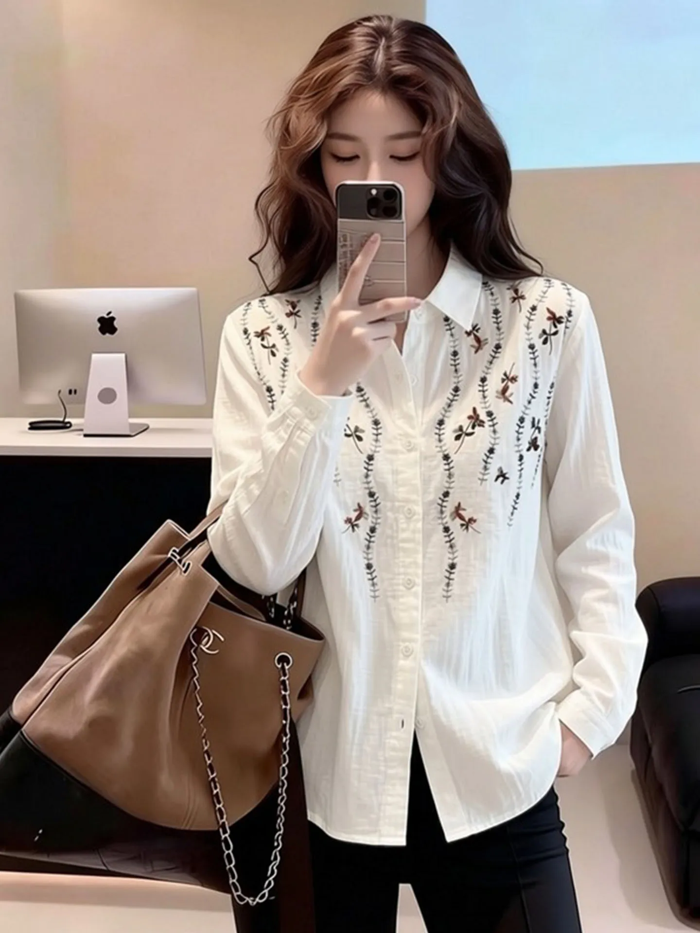 

Artistic Fre Embroidered White irt Women's Long Sve Turn-down Collar Spring 2026 New Sle Loose Fit Ladies' Top