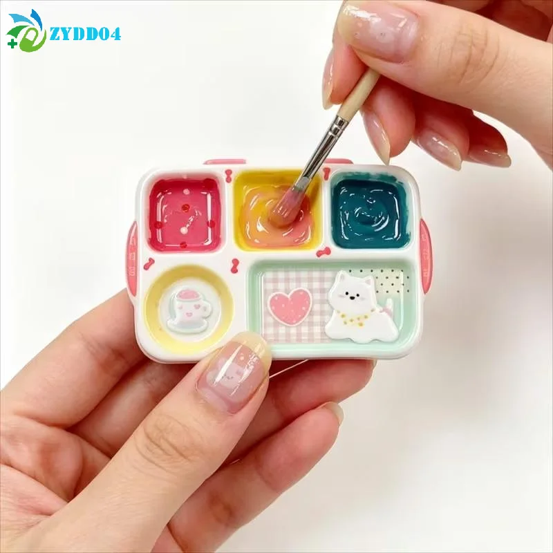 ●Cartoon Strawberry Pattern Multi-Grid Palette Nail Art Mixing Color Drawing Tray Gel Polish Nail Painting Board Manicure Tool