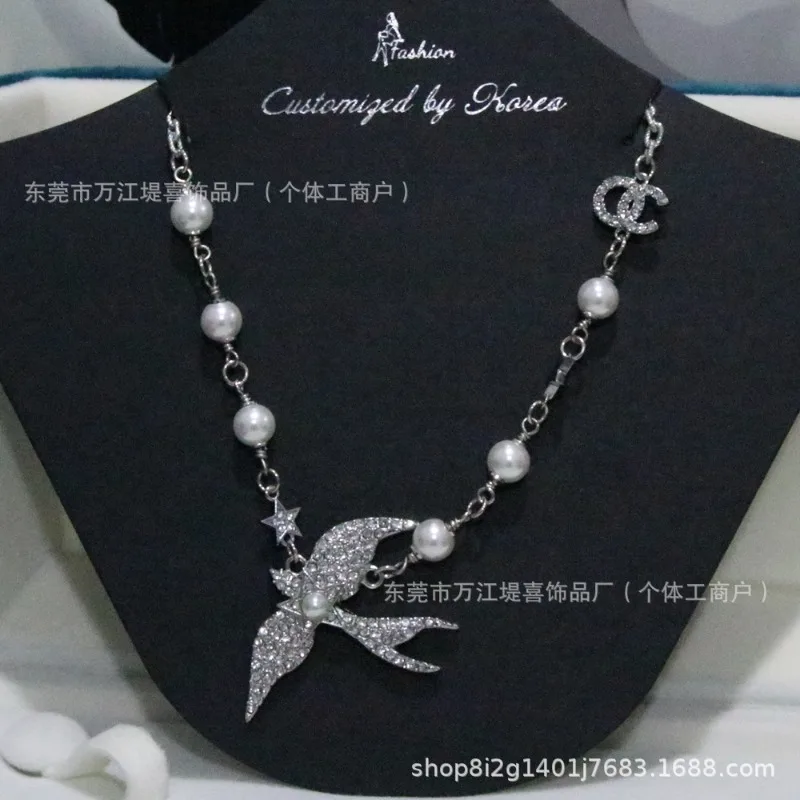 Spring Models Full of Diamonds, Birds, Swallows, Heavy Industry, Half Beads, Half Chains, Pearls, Short Neck Chains Are in Stock