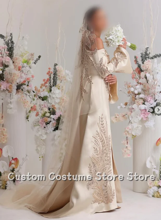 Customised Luxury Wedding Dress Off-the-Shoulder Long Sleeve Wedding Dress Beaded Sequin Train and Floor-Length Ivory Arabic Wed