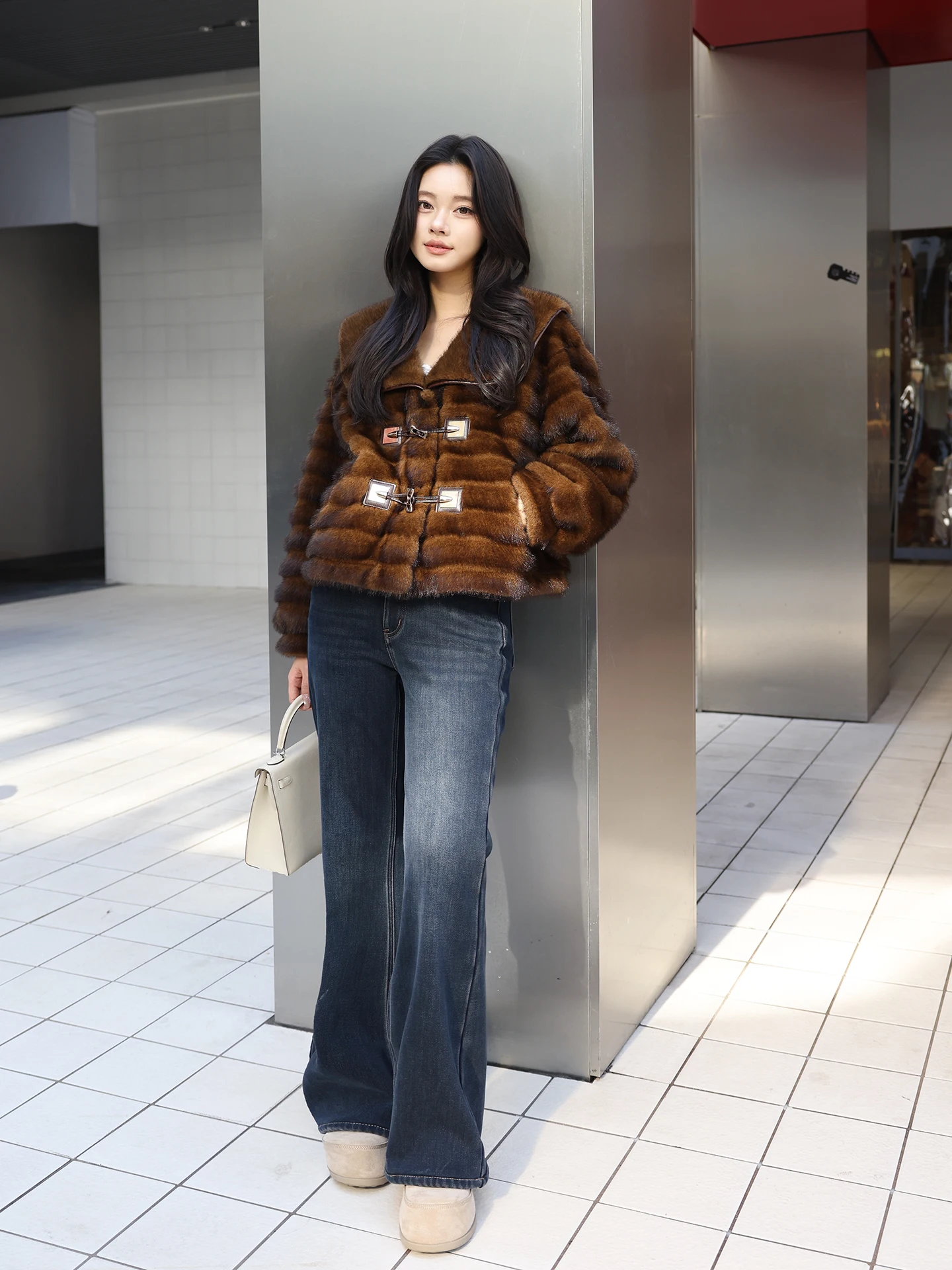 

Женские джинсы с высокой талией, эластичные, облегающие, с эффектом потертости, расклешенные, повседневные, зимние, не деформирующиеся