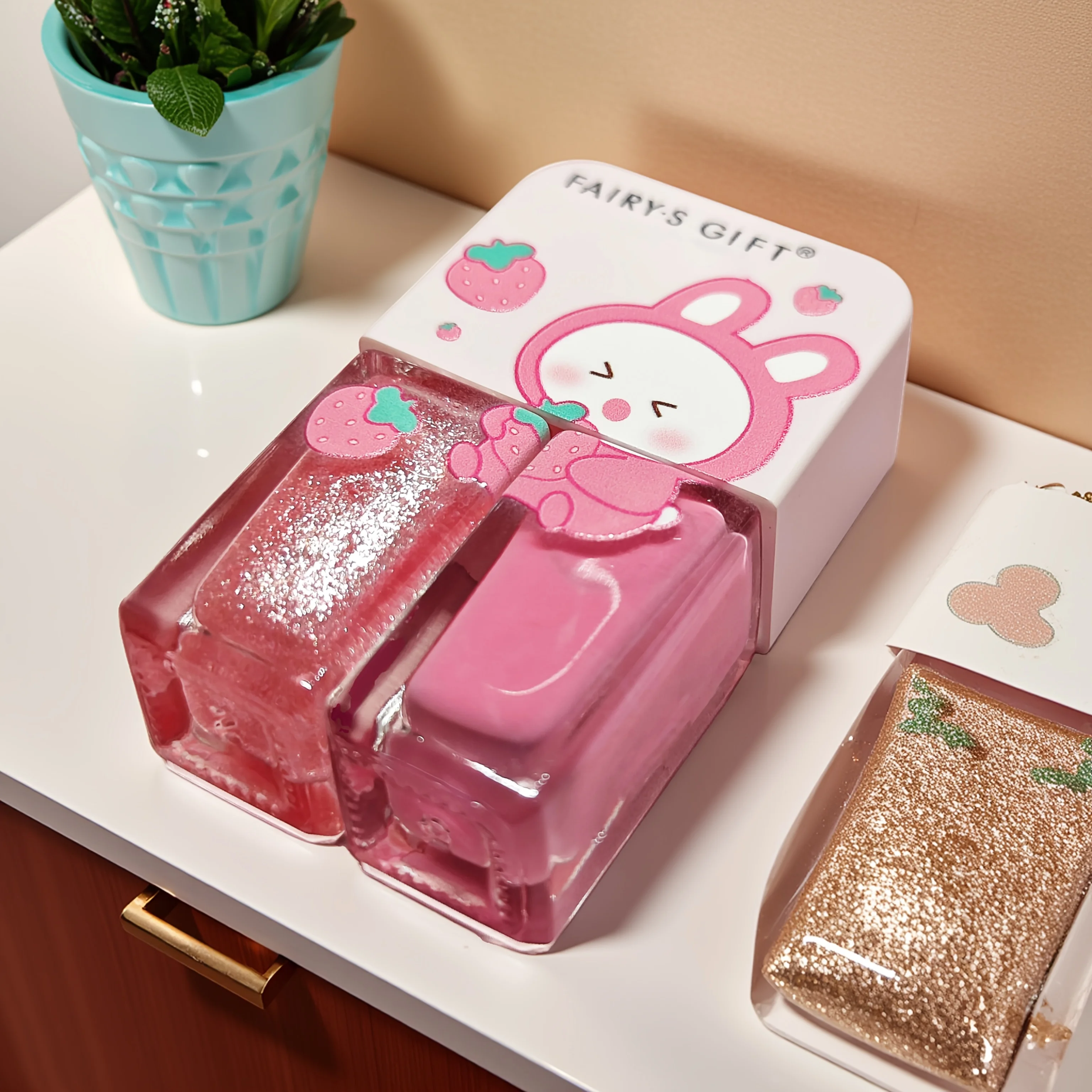 S06 Strawberry Rabbit  2-Bottle Set Nail Polish No-Bake Quick-Dry Long-Lasting Peelable Water-Based Triple Color Nail Polish