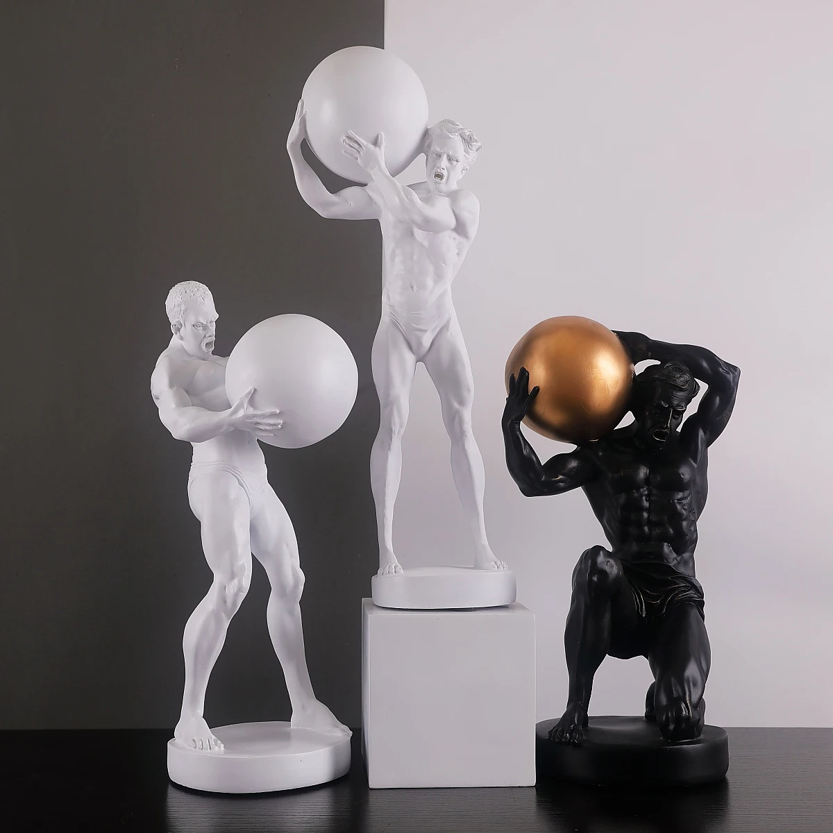 

European Carry Ball Abstract Figure Statue Resin Ornaments Home Livingroom Table Figurines Crafts Gym Desk Accessories Decor Art