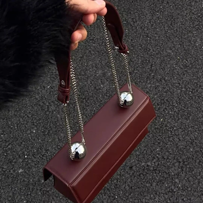 

High Appearance Level Leather Wine Red Bridal Underarm Bag for Women 2026 New Summer Style, Crossbody Chain Is Popular This Year