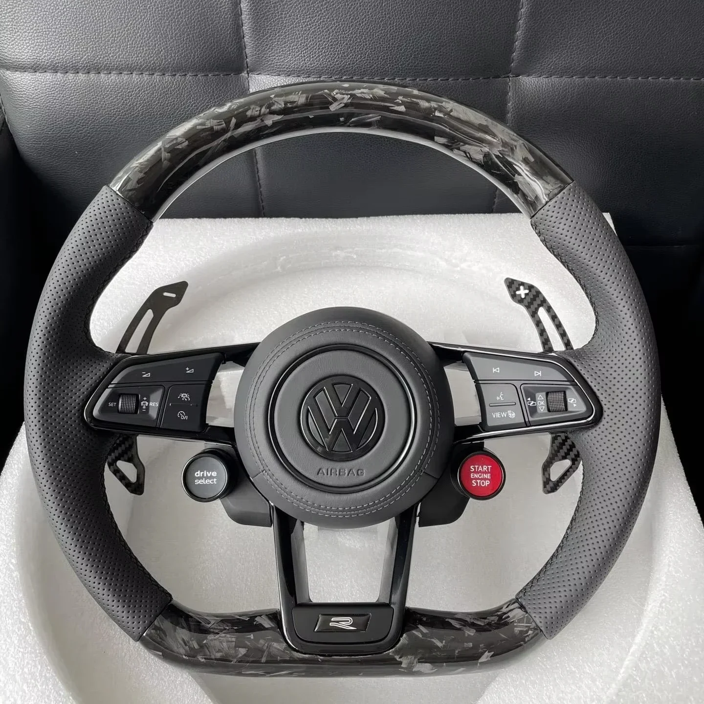 Auto Parts Forged Carbon Fiber Car Steering Wheel For VW GOLF 8 MK8 GTI R Carbon Fiber Steering Wheel