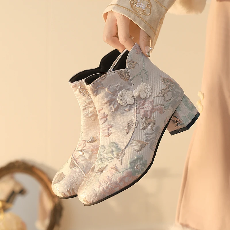 Chinese Ancient Embroidered Hanfu Shoes for Women Cloth Vintage Embroidery Cheongsam Dress Boots Asian Traditional Girl Footwear