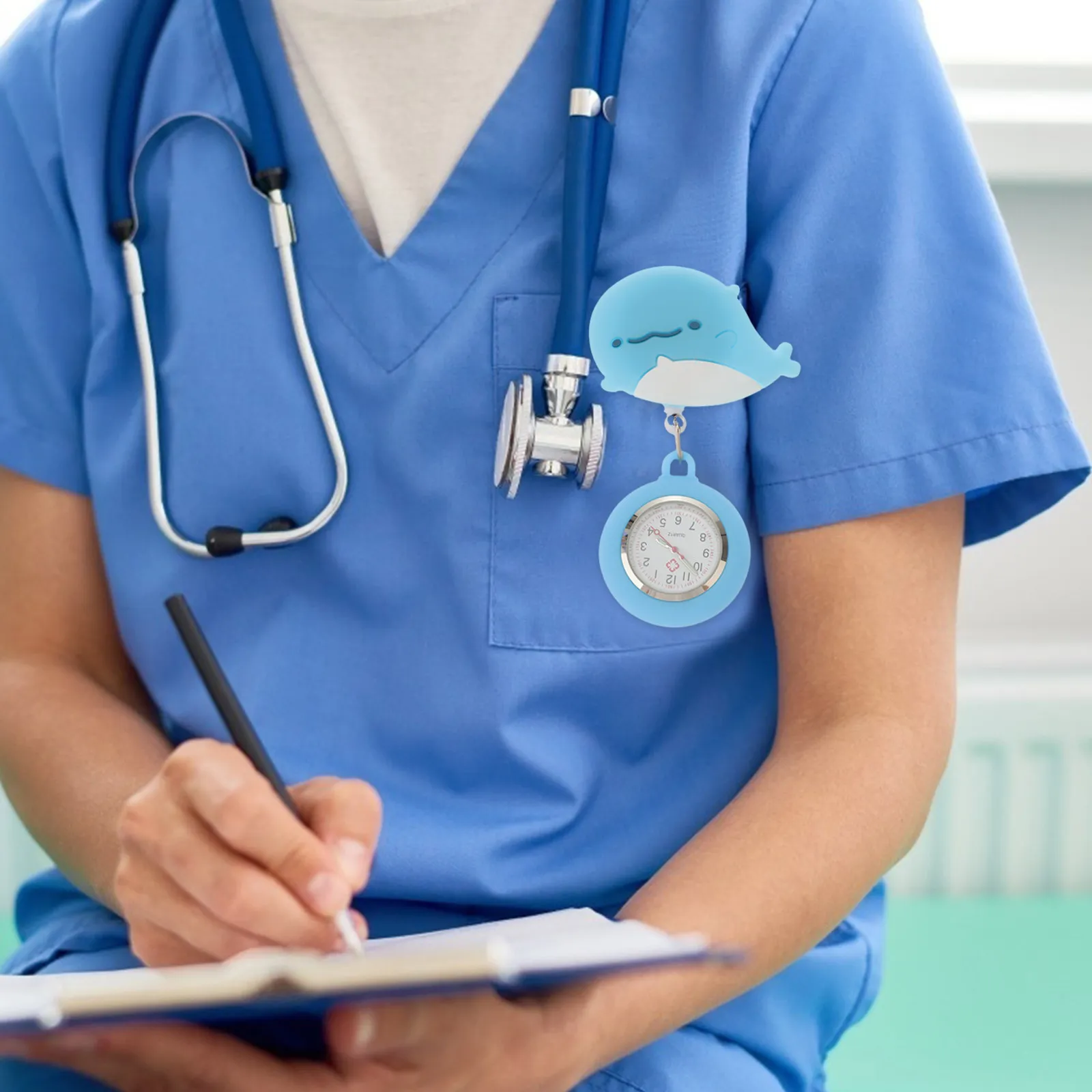 

Мультяшные часы-прищепка для медсестер с выдвижным механизмом и ночным свечением, карманные часы для медперсонала, для школы и активного отдыха