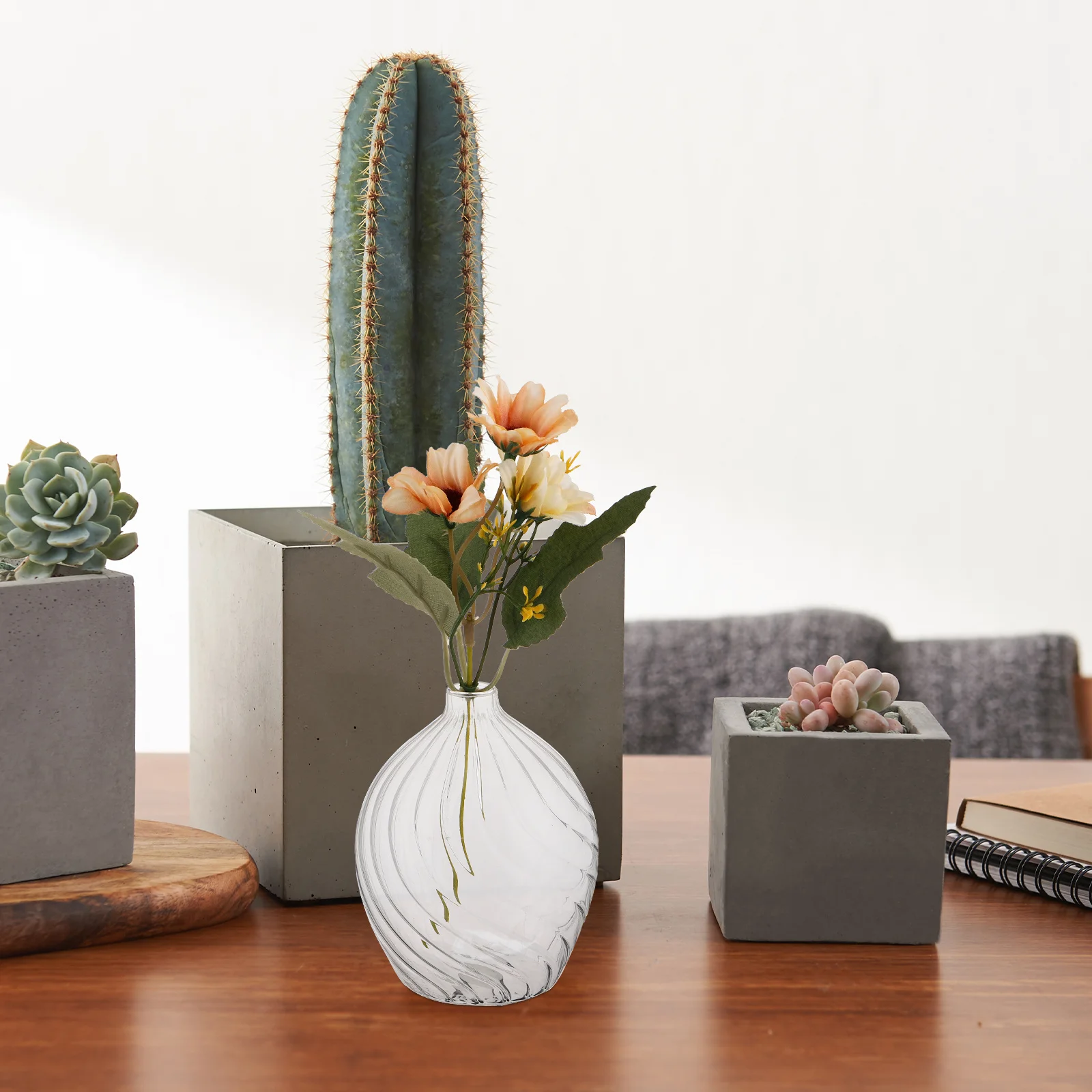 

Mini Narrow Mouth Glass Vase Tapered Design for Table Decor Japanese Style Transparent Hydroponic Flower Vase Single Stem Home