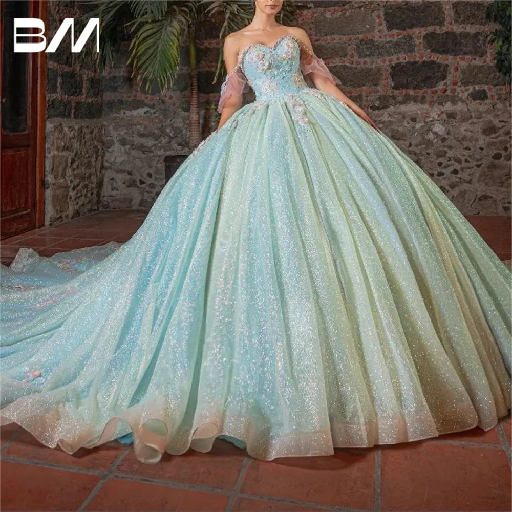 Abito stile Quinceanera in tulle con paillettes glitterate da fiaba 2024 Abito da ballo con applicazioni floreali in rilievo Dolce 15 16 Abiti Abito da ballo