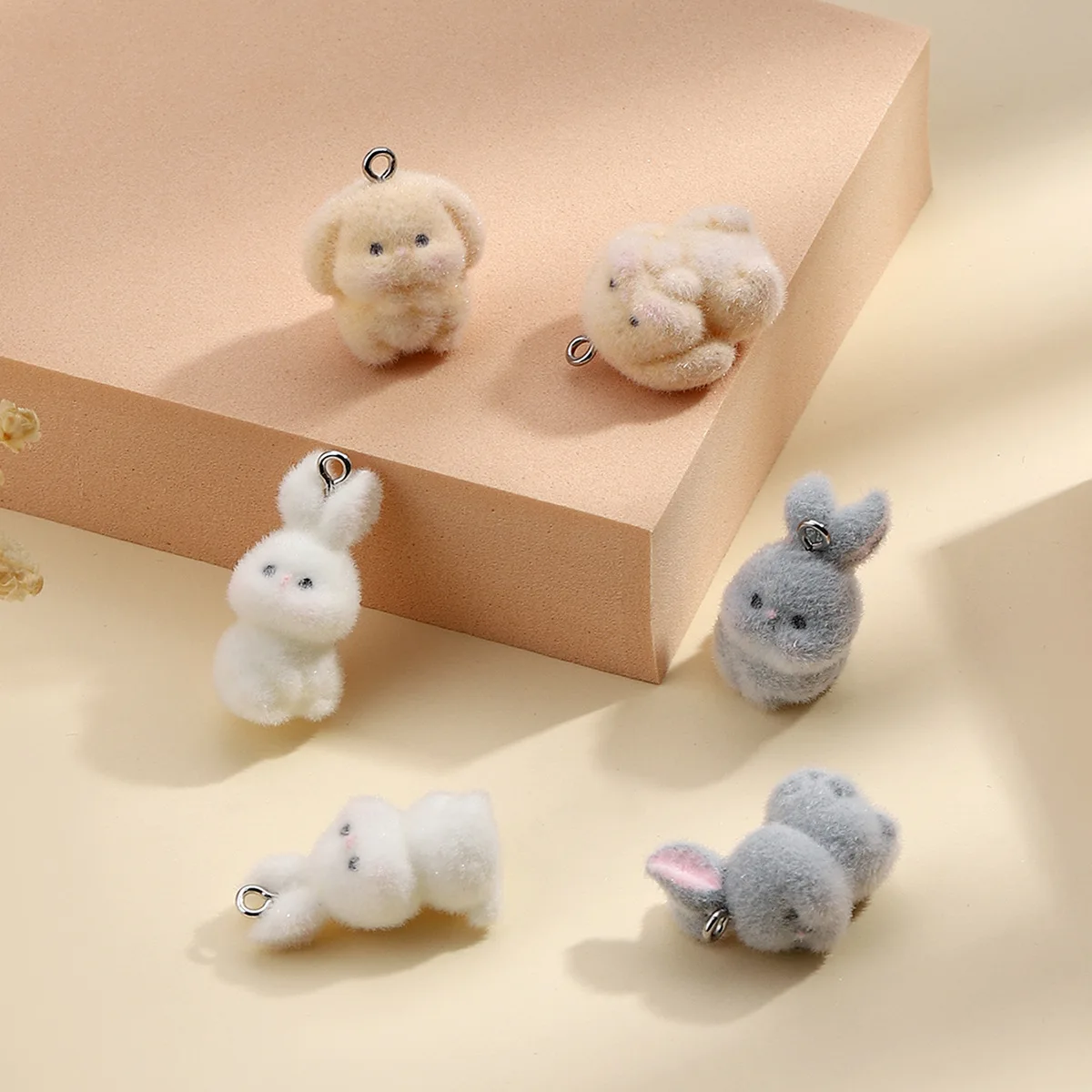 30Pcs Flocking Resin Three-dimensional Rabbit Charms Cute Doll Pendants for Making Keychain Mobile Phone Case DIY Necklace