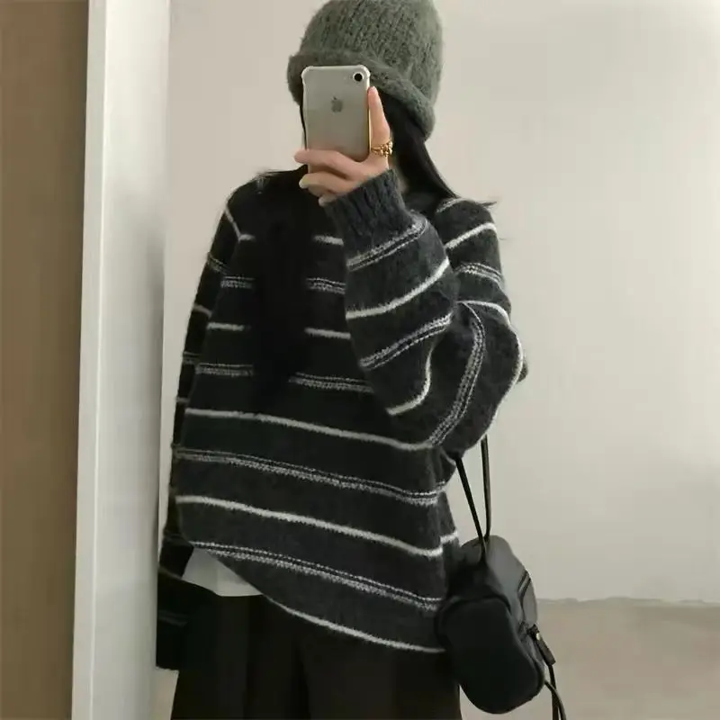 Korean Gentle Wind Round Neck Striped Pullover Sweater Women's Autumn Winter New Versatile Knitted Jumper Top Female Base Layer