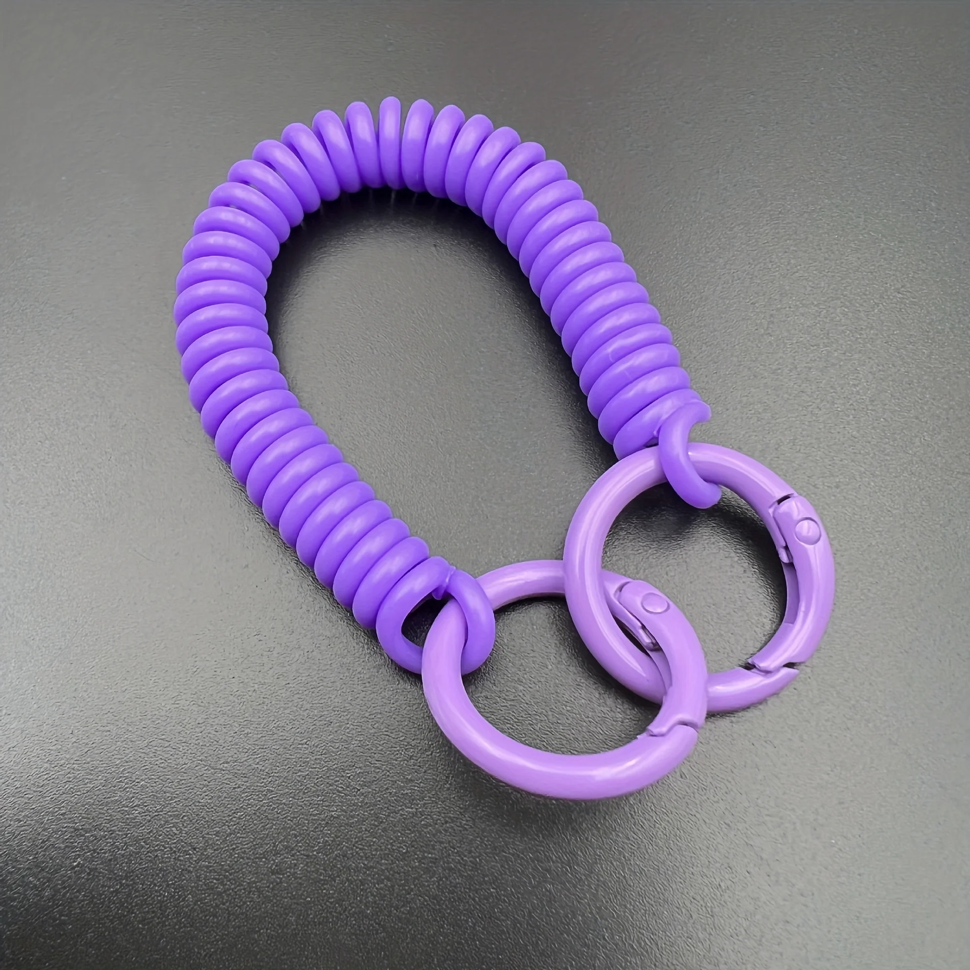 1pc 듀얼 카드 홀더가있는 다채로운 플라스틱 스프링 로프 키 체인 |   싱글 팩, 더블 팩, 남성용 분실 방지 휴대폰 스트랩